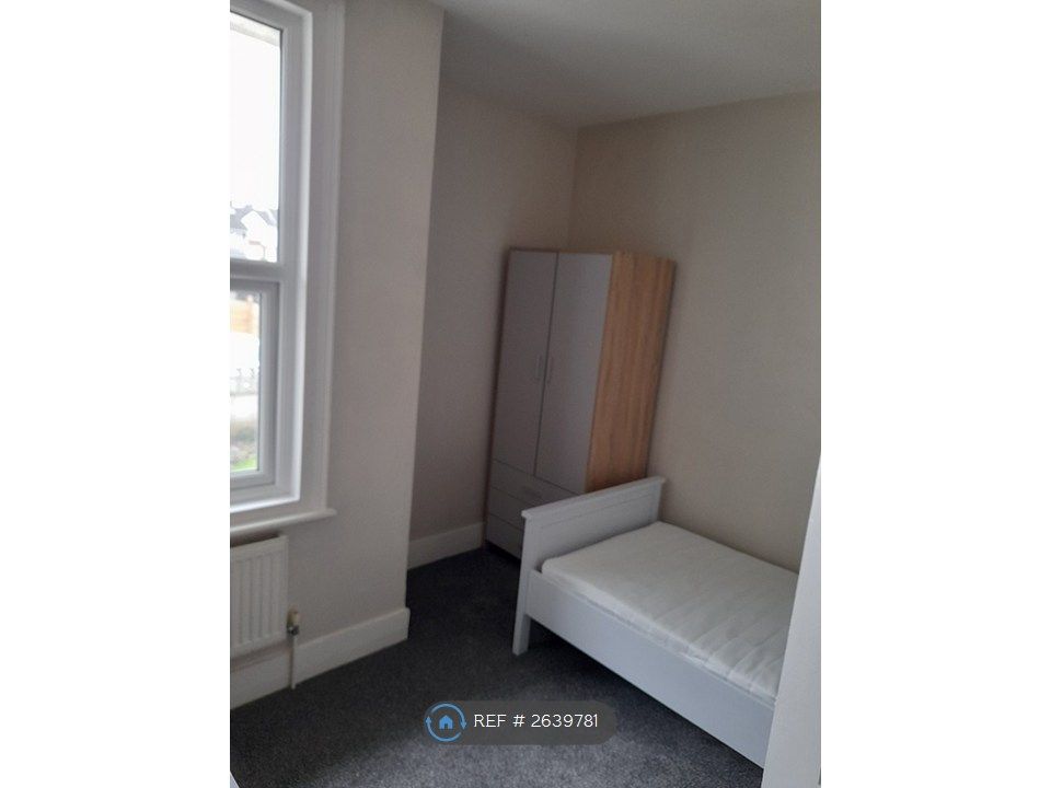 Property photo 3 of 6