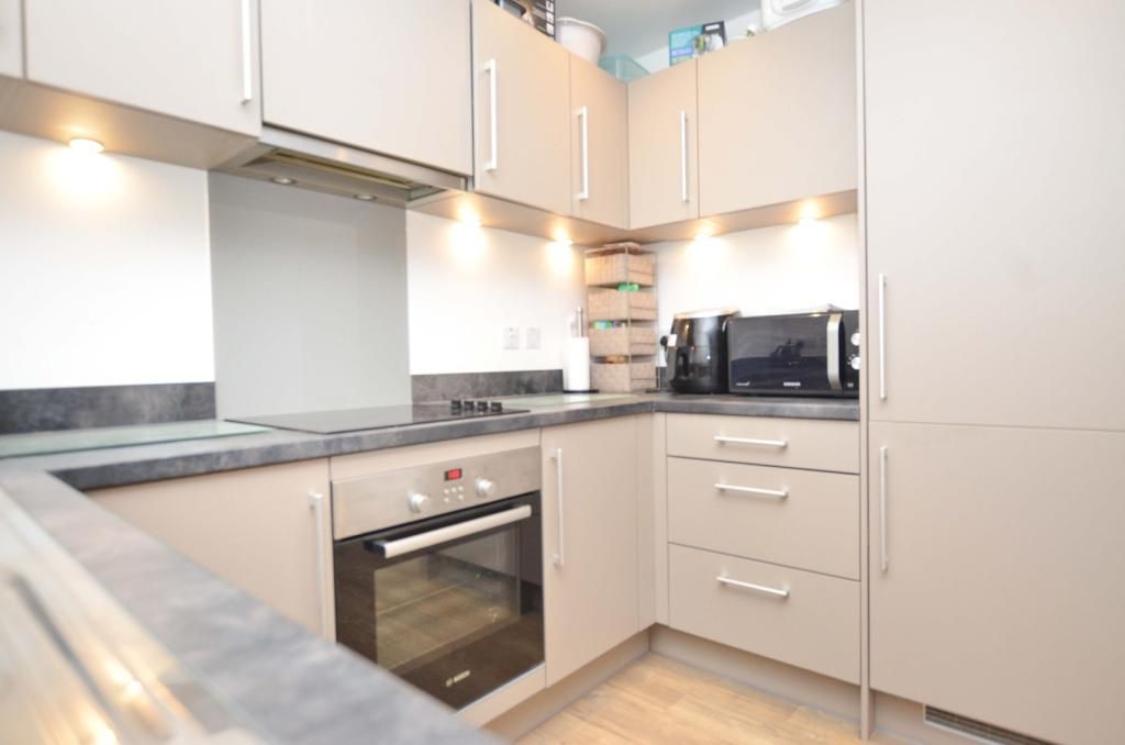 Property photo 2 of 11 Kitchen