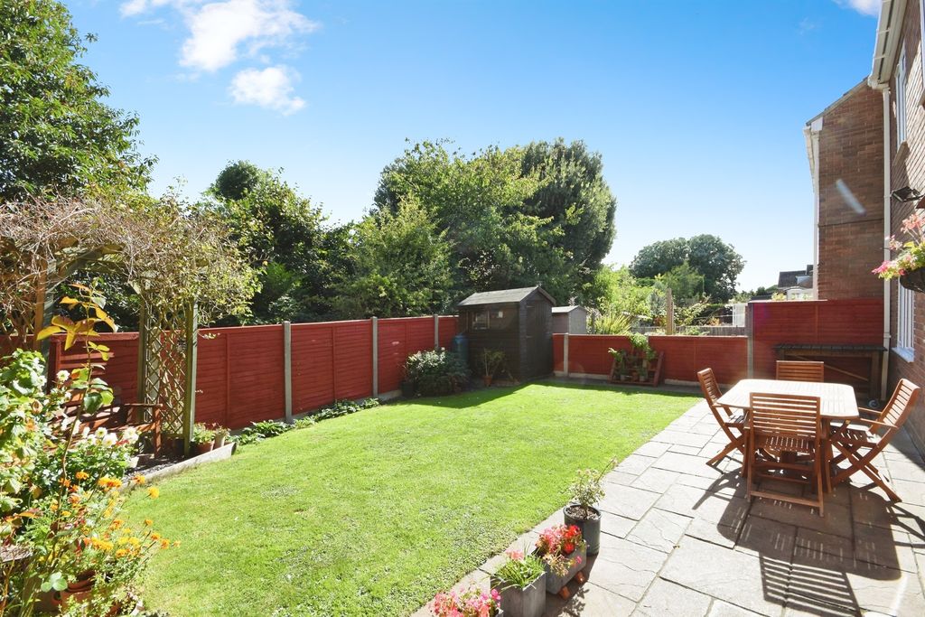 Property photo 2 of 17