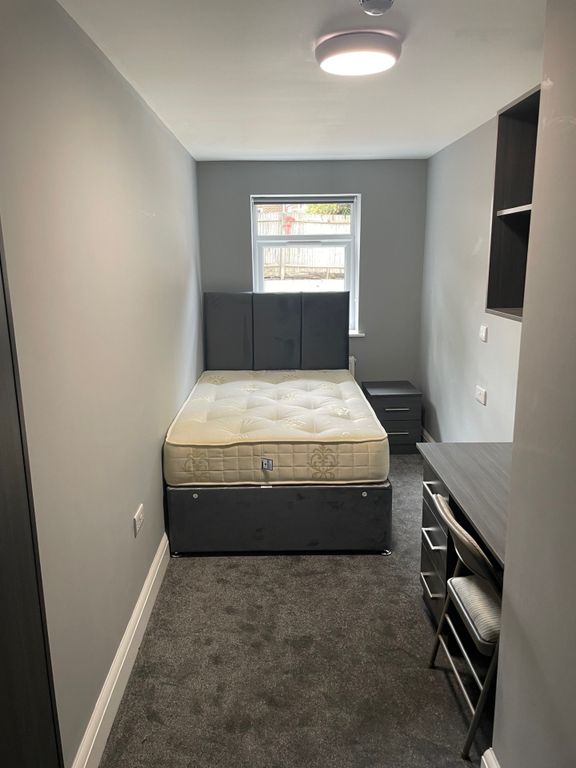 Property photo 2 of 24