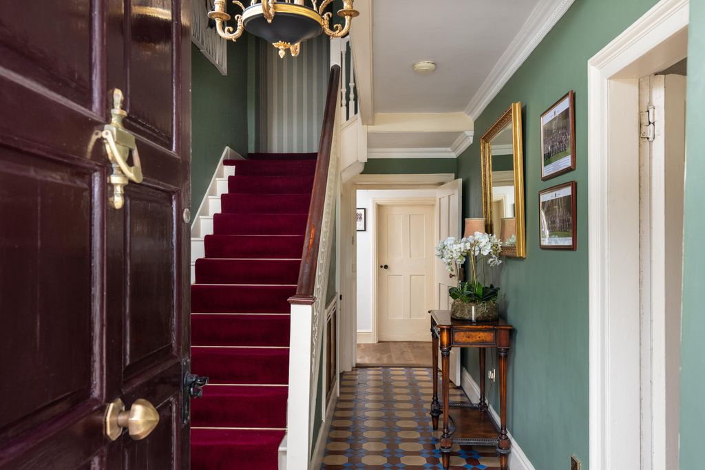 Property photo 2 of 39 Image