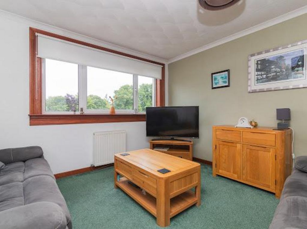 Property photo 2 of 32