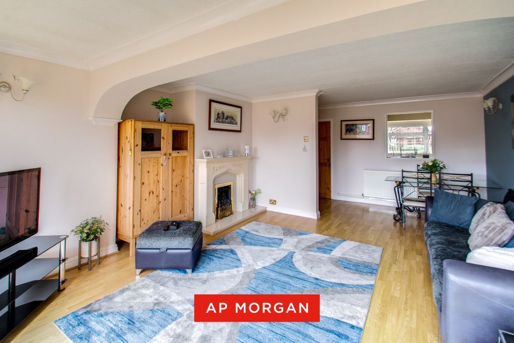 Property photo 2 of 17 Picture No. 03