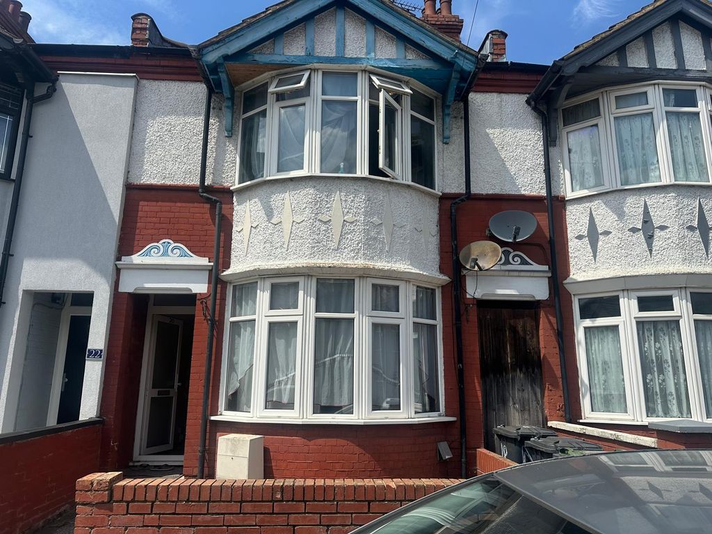 Property photo 1 of 18