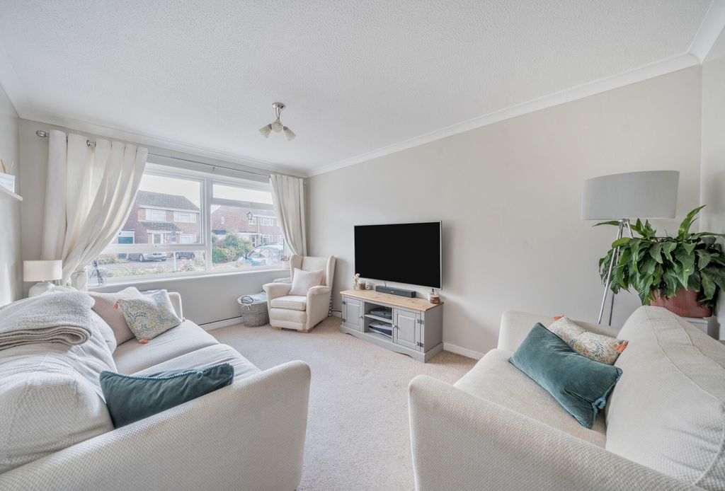 Property photo 2 of 11 1347045-19-68B865...