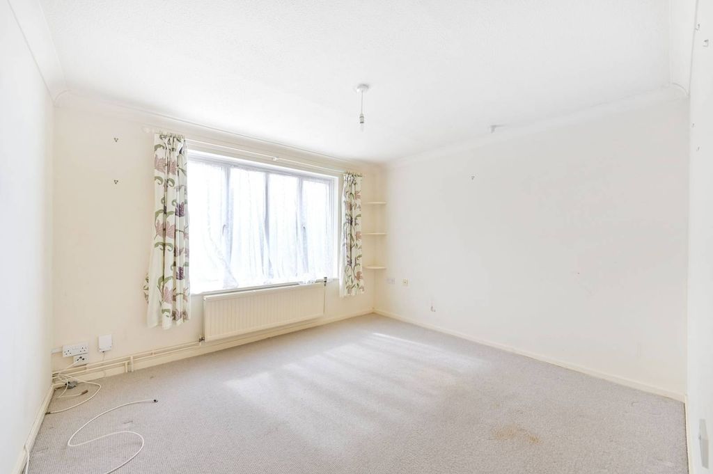 Property photo 3 of 5