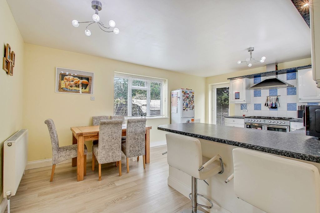Property photo 3 of 19 53373410