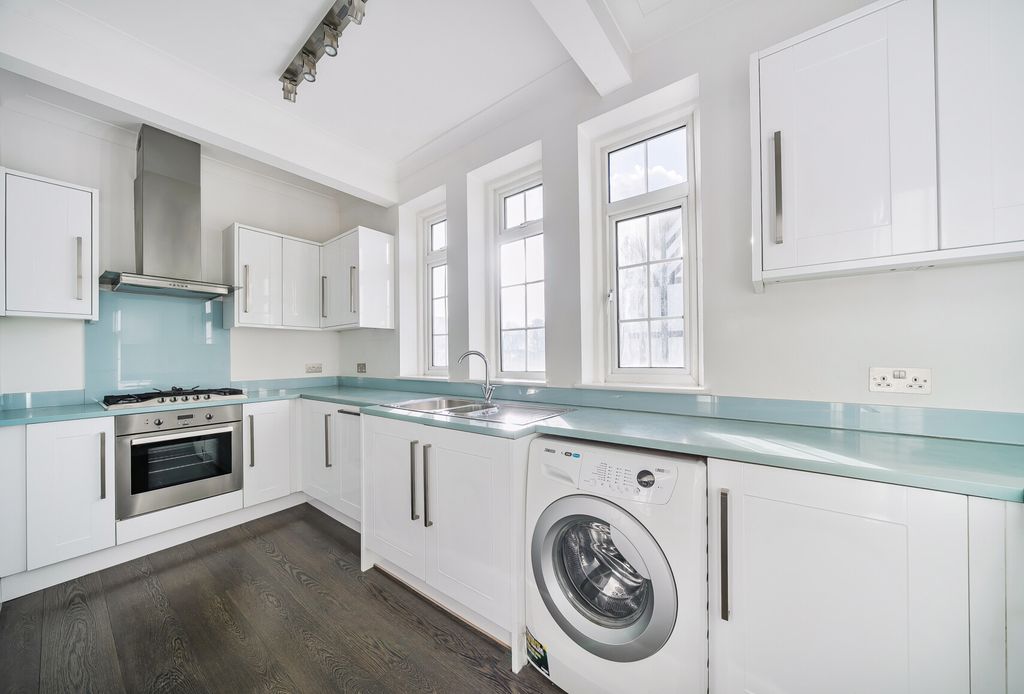 Property photo 3 of 11 1387916-10-69396d...