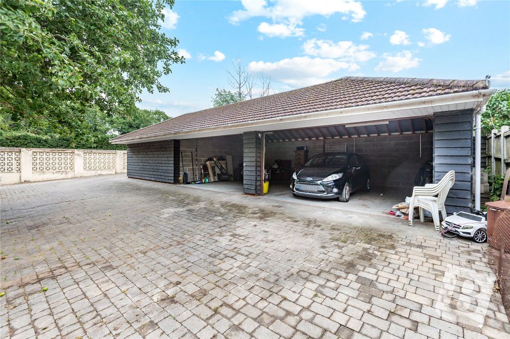 Property photo 2 of 39 Double Garage