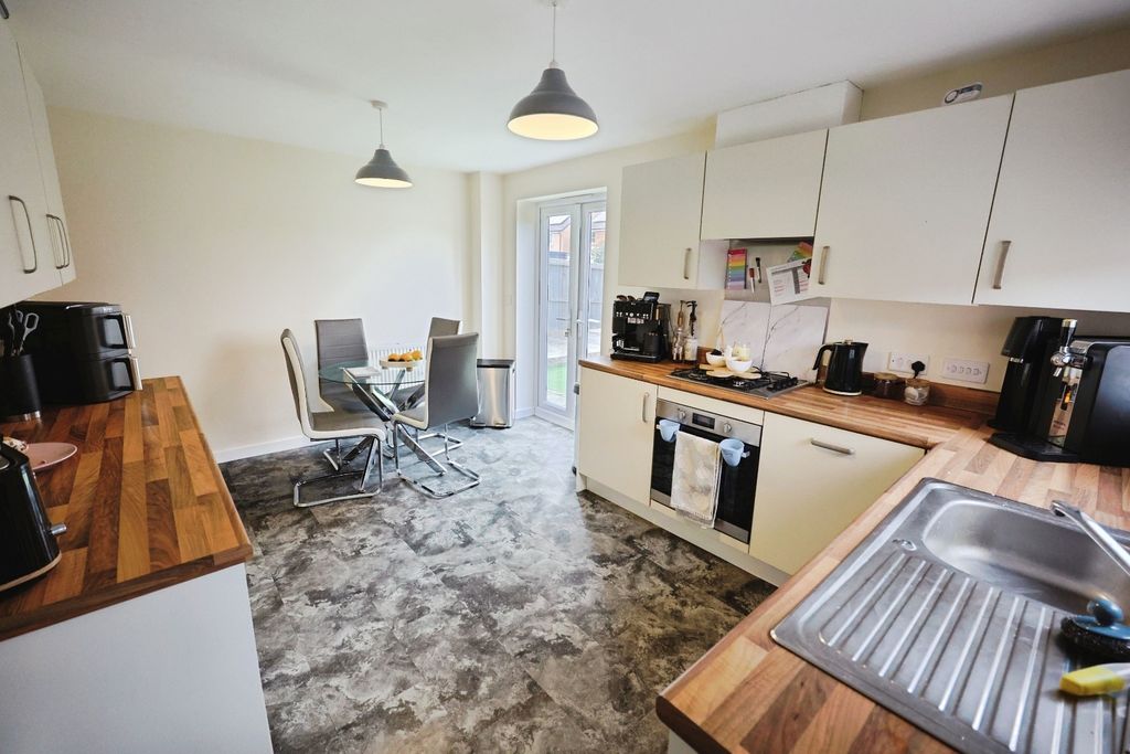 Property photo 3 of 14 Pbox-Img.Jpg