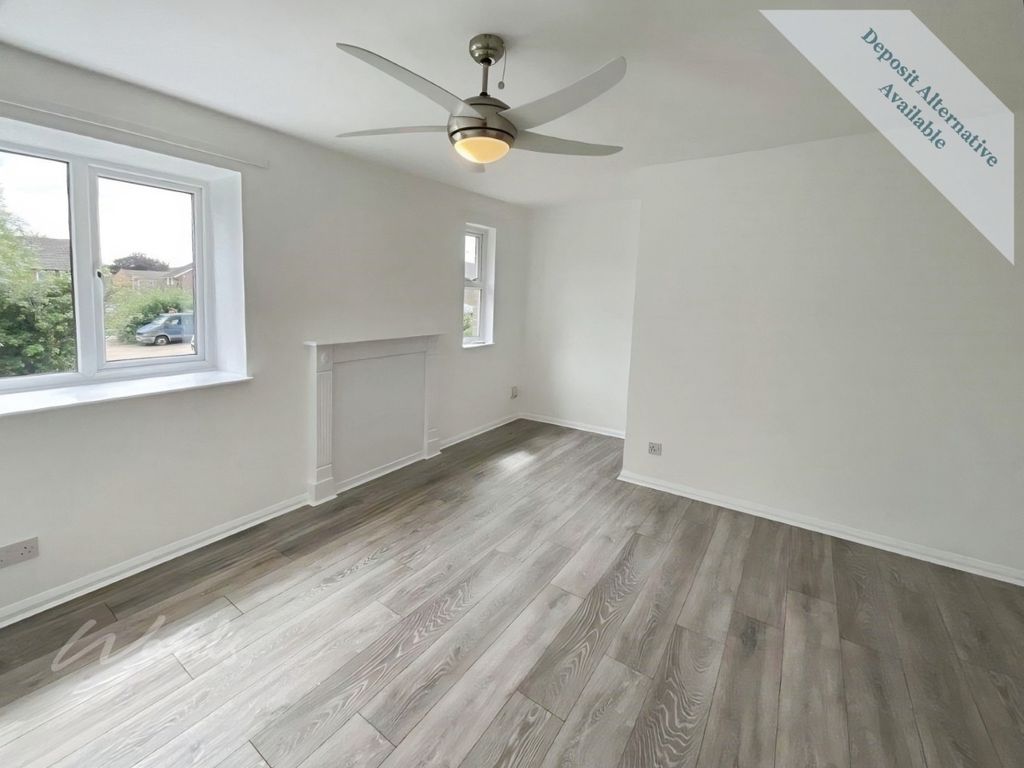 Property photo 3 of 6 Weybridge Lounge