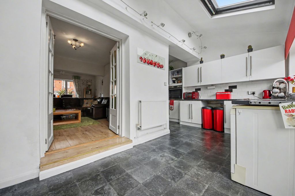 Property photo 3 of 15