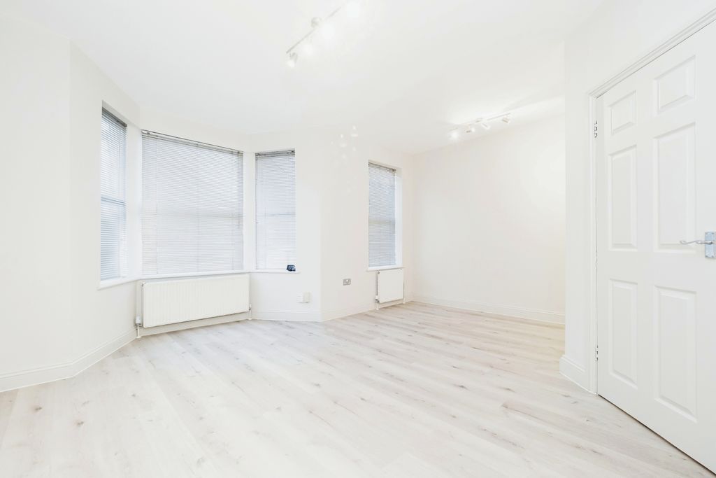Property photo 1 of 11 _8055158