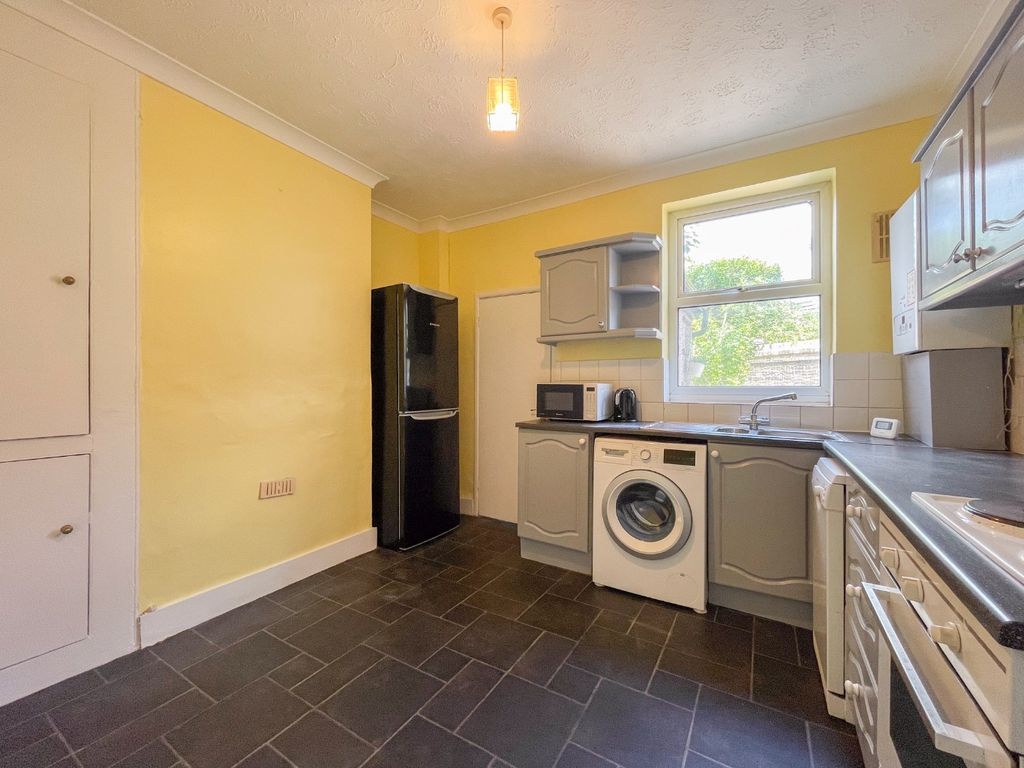 Property photo 3 of 12 4214386