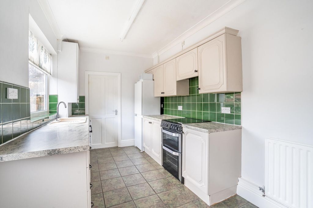 Property photo 2 of 15 Kitchen