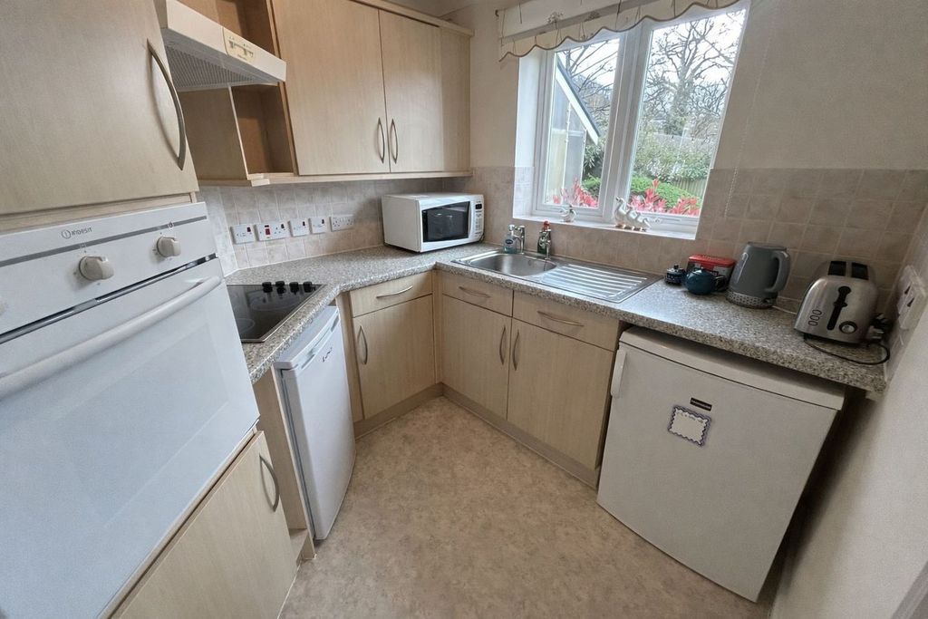 Property photo 2 of 12