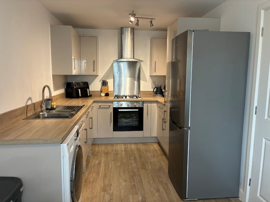 Property photo 2 of 14 5338991