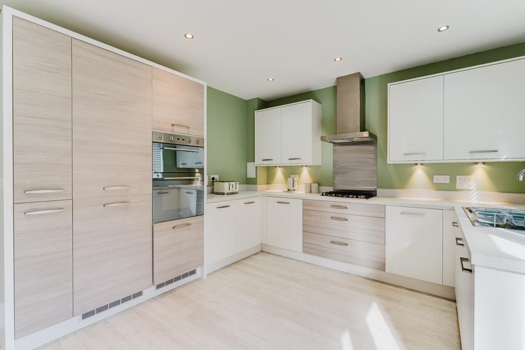 Property photo 3 of 28 4 Mereway, Barton Seagrave (12 Of 28).Jpg