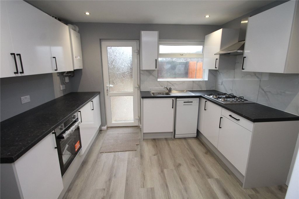 Property photo 2 of 15 Kitchen