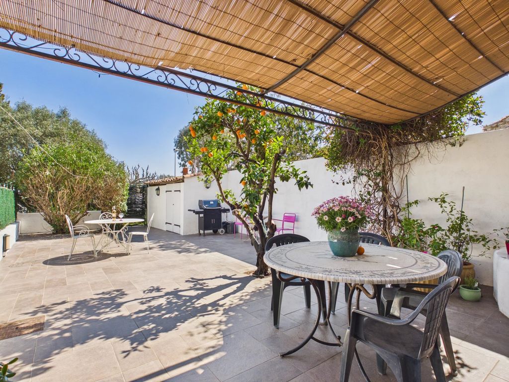 Property photo 2 of 25