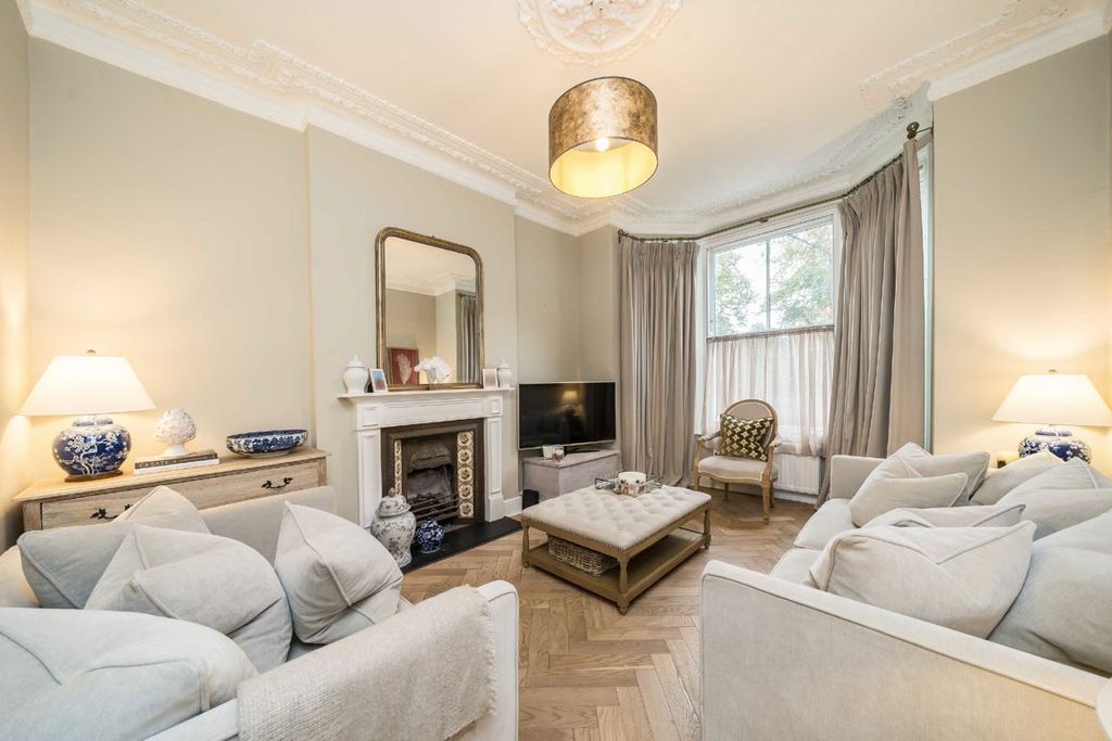 Property photo 2 of 7