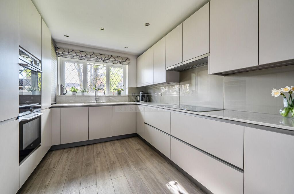 Property photo 2 of 16 Kitchen