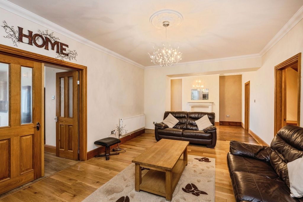 Property photo 3 of 21 Photo