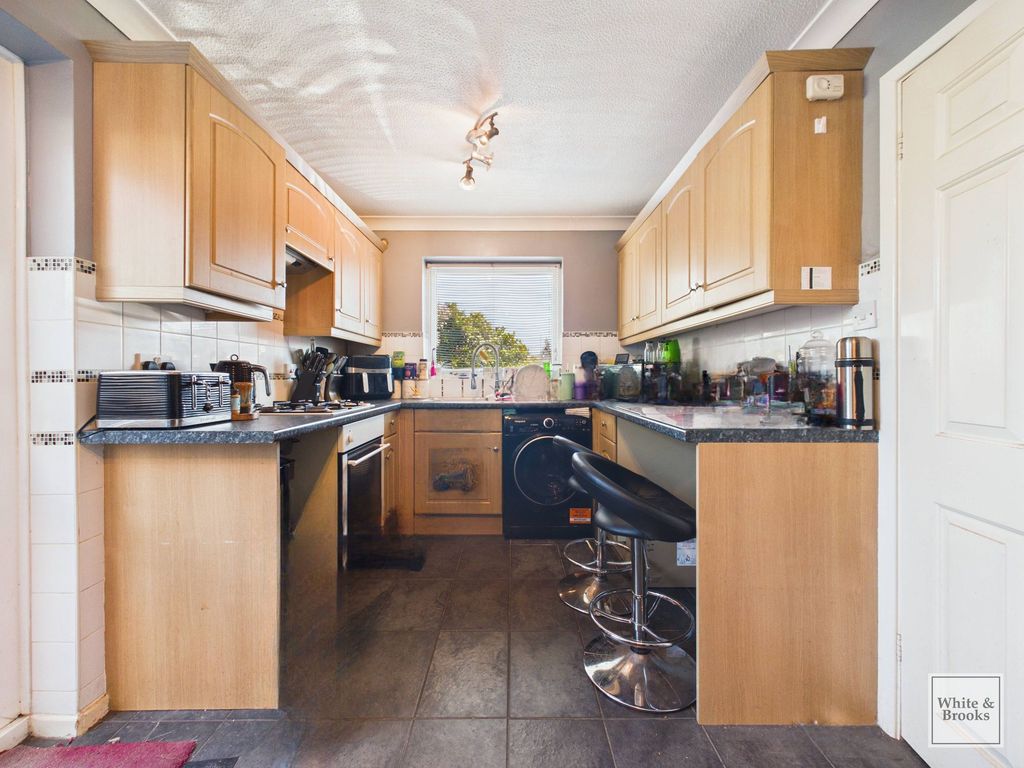 Property photo 3 of 13 Kitchen