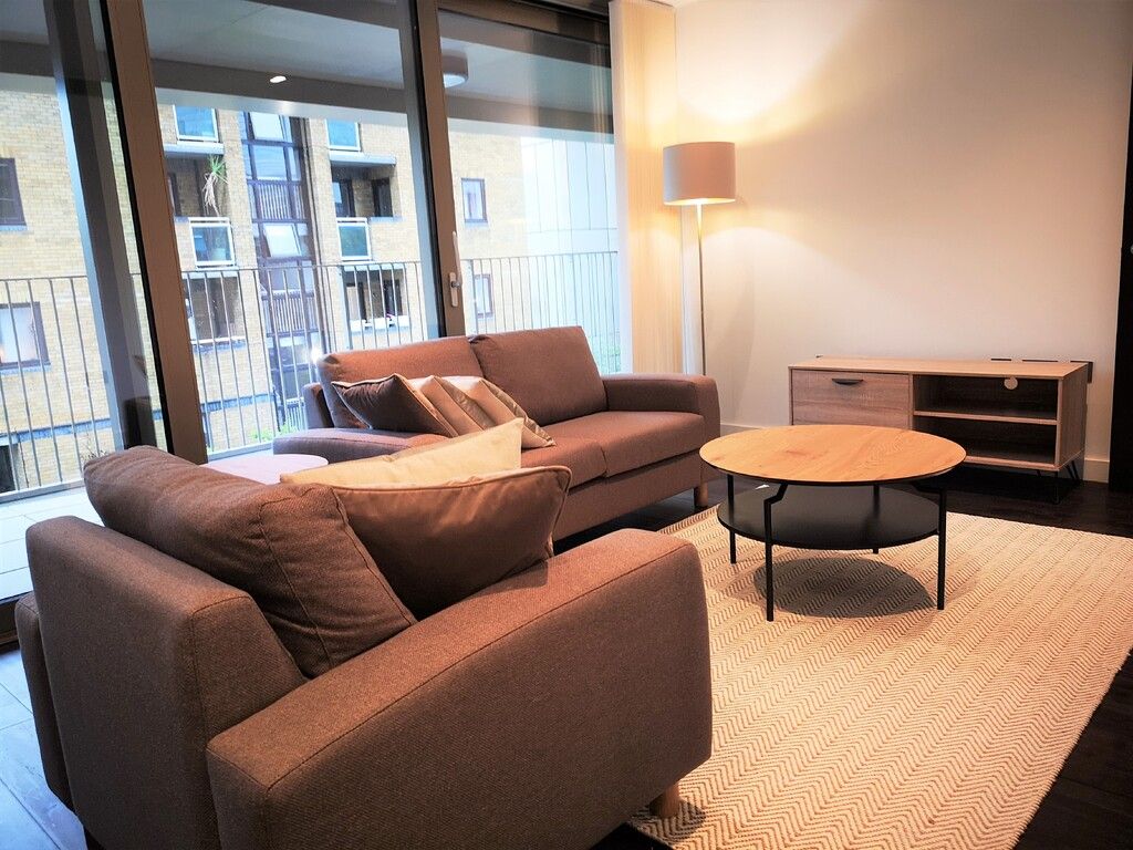 Property photo 2 of 16 Lounge
