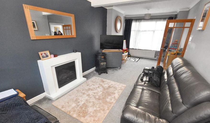 Property photo 1 of 5