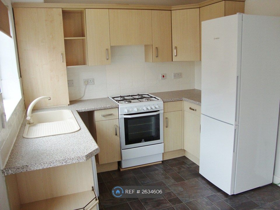 Property photo 2 of 12 Kitchen
