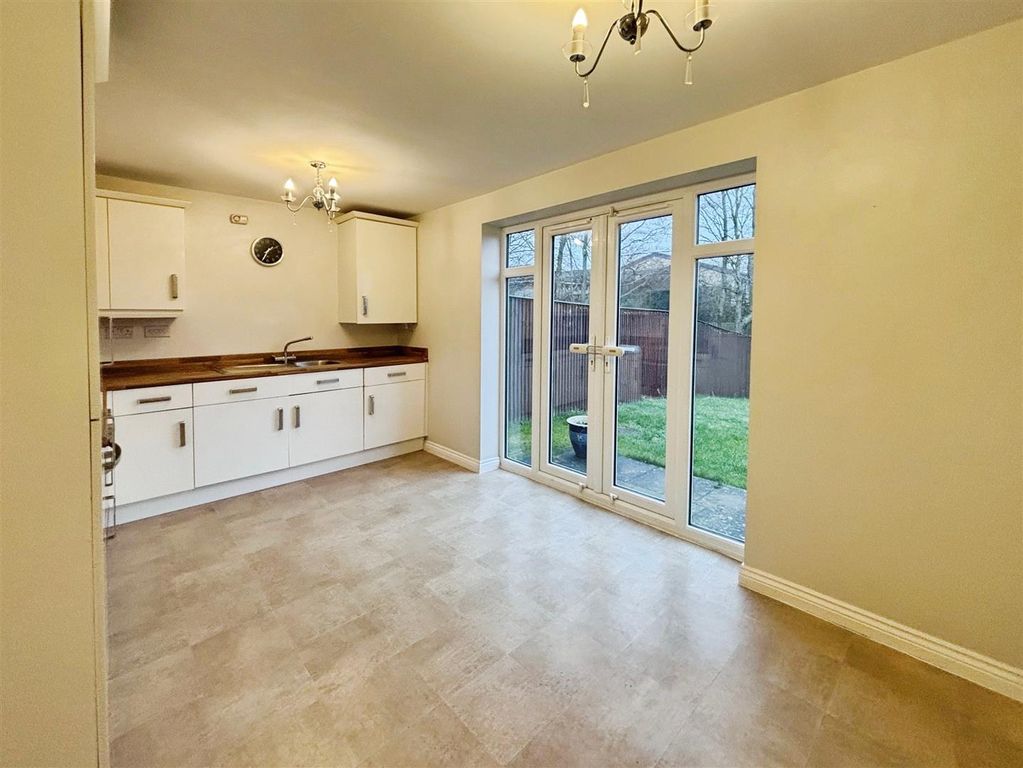 Property photo 3 of 18 Kitchen/Diner