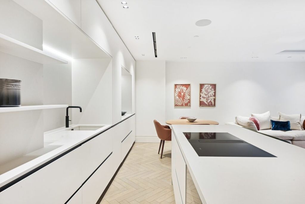 Property photo 2 of 13 Jll