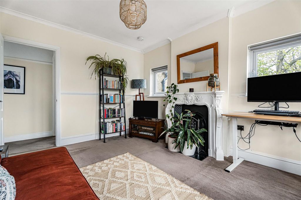 Property photo 3 of 17