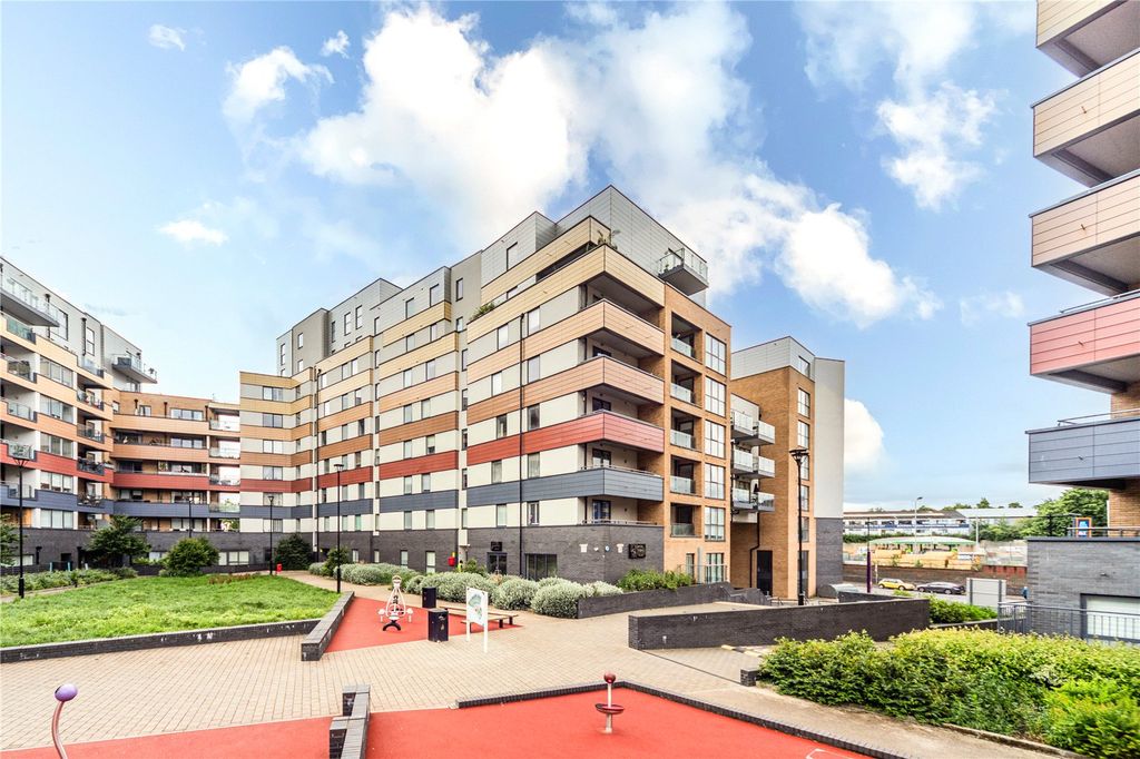 Property photo 2 of 14 Picture No. 11