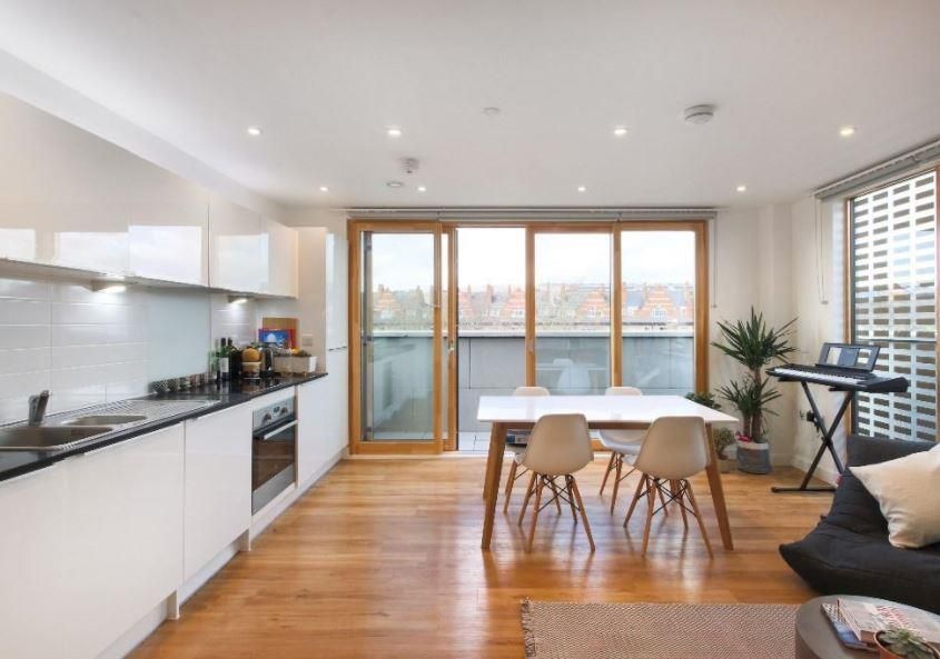 Property photo 1 of 10 Kitchen