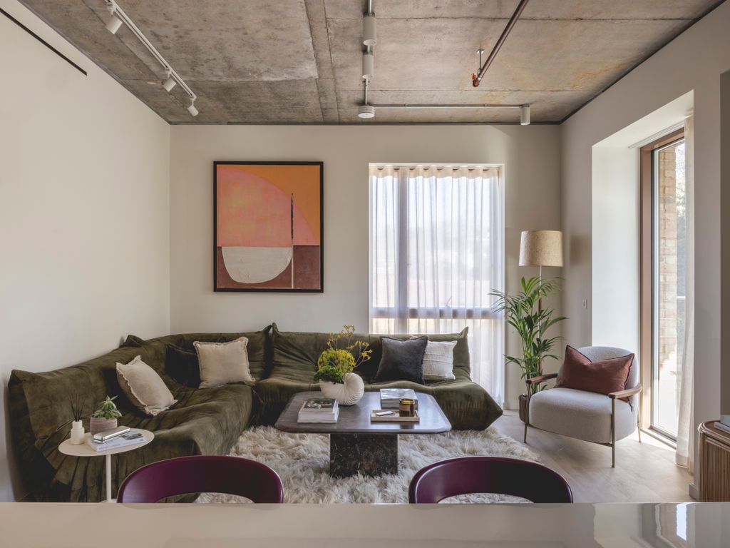 Property photo 2 of 21