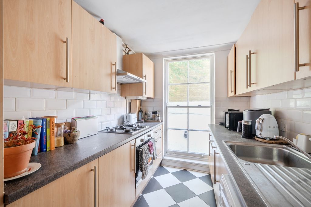 Property photo 2 of 13 1485148-13-6A4253...