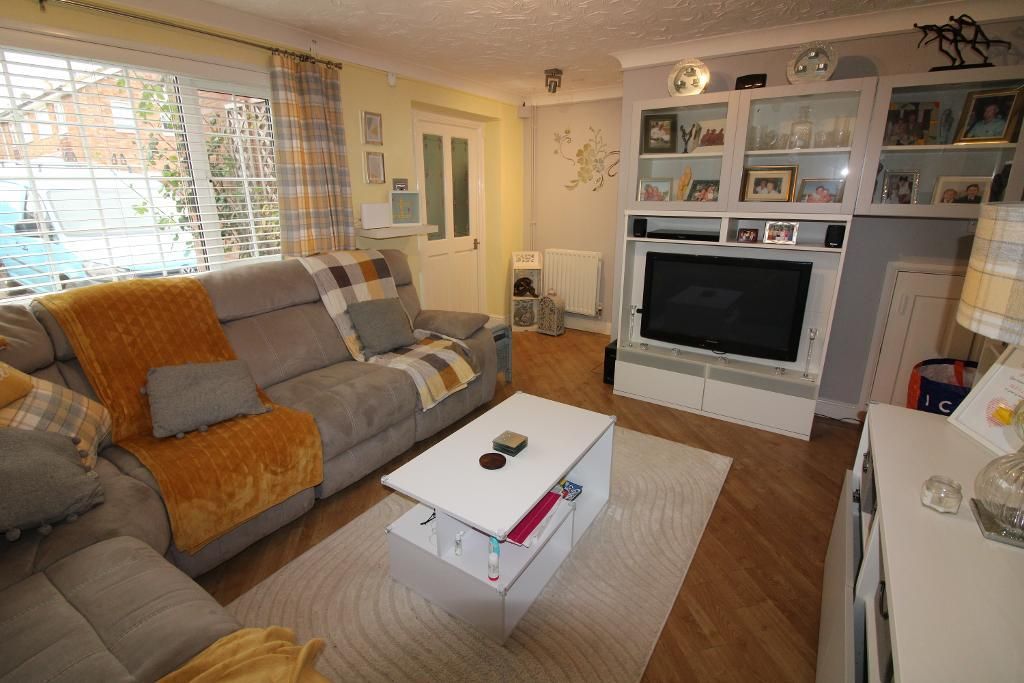 Property photo 3 of 16 Lounge