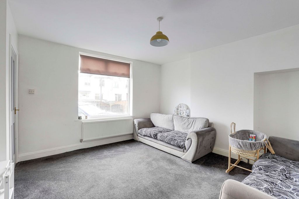 Property photo 3 of 20