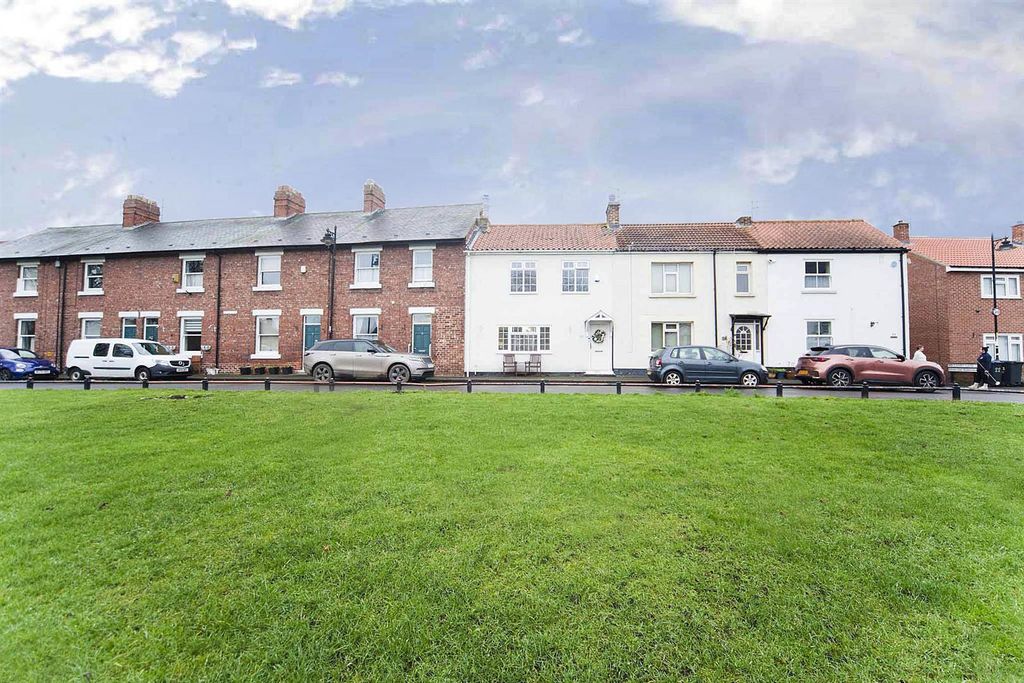 Property photo 2 of 29