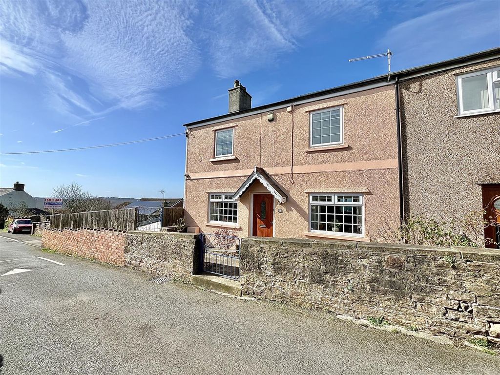 Property photo 1 of 33