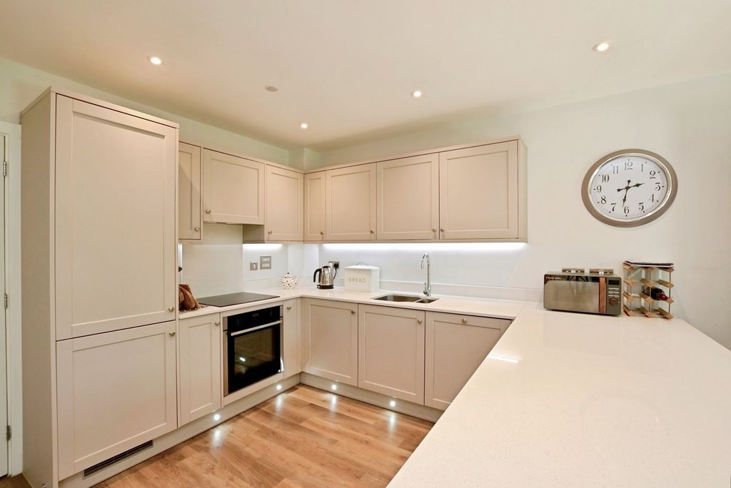 Property photo 2 of 17 Pbox-Img.Jpg