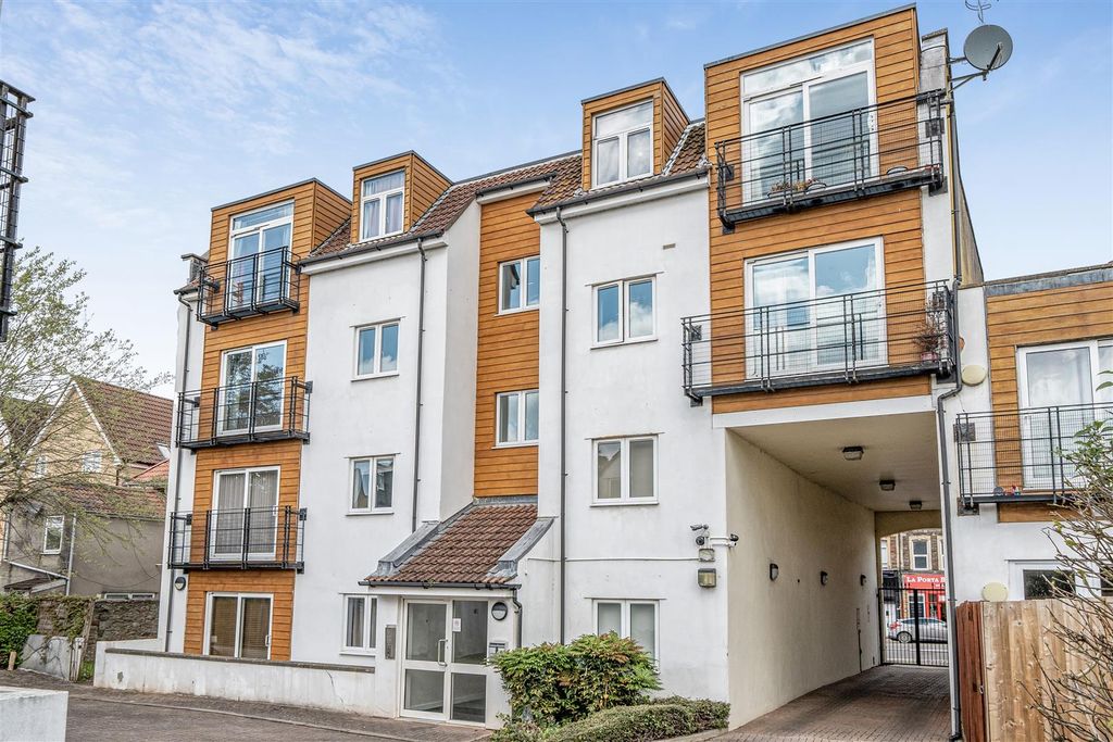 Property photo 1 of 13 Communal Areas