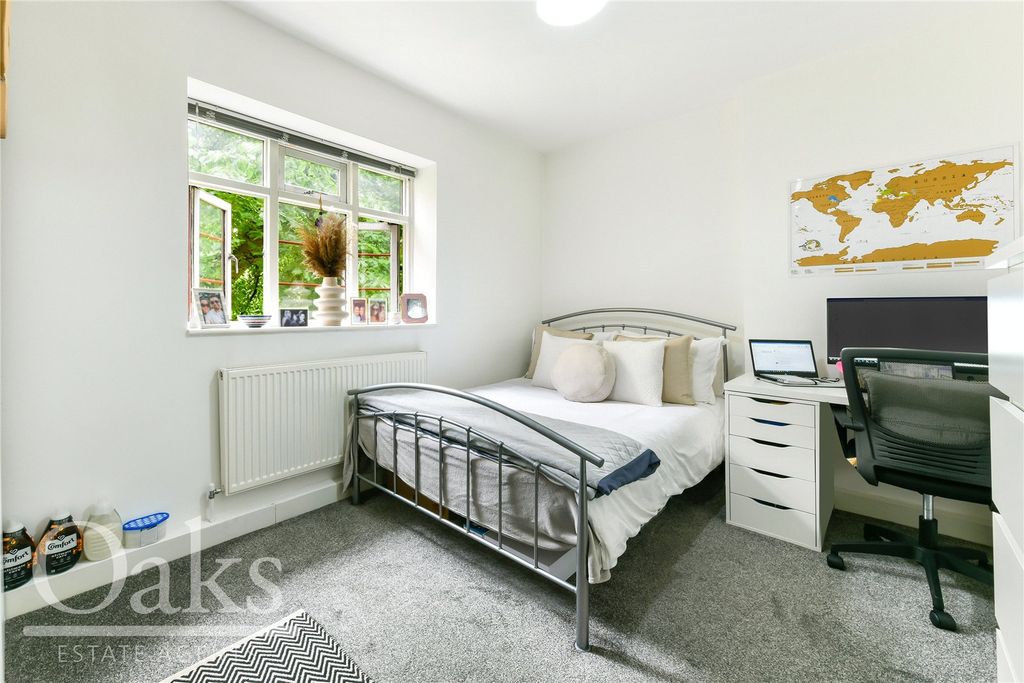 Property photo 2 of 7 Bedroom