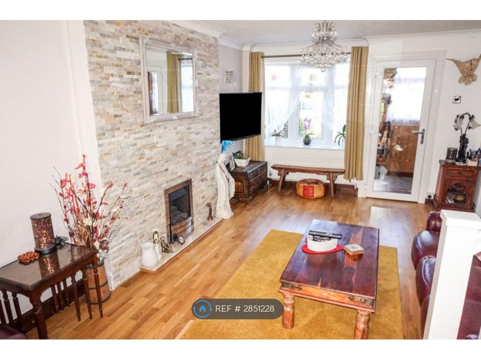 Property photo 3 of 26