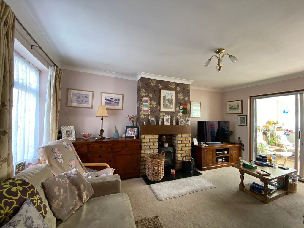 Property photo 2 of 13 Lounge