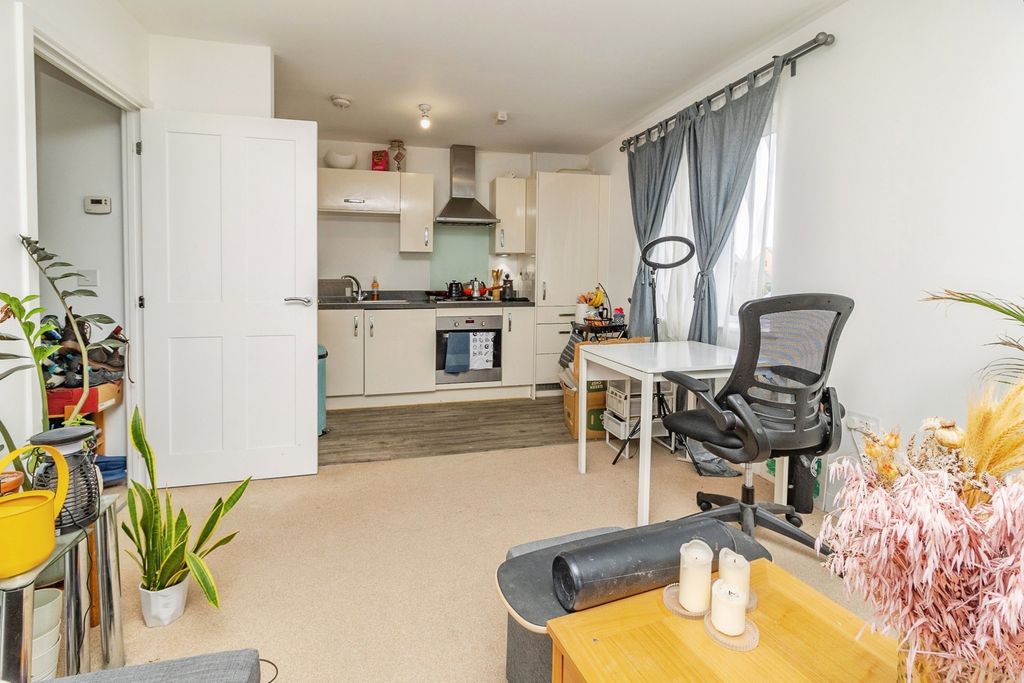 Property photo 3 of 17 Photo