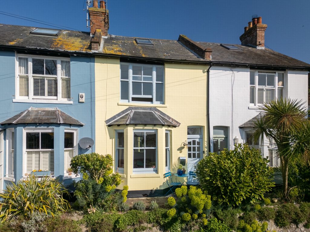 Property photo 1 of 20 Front