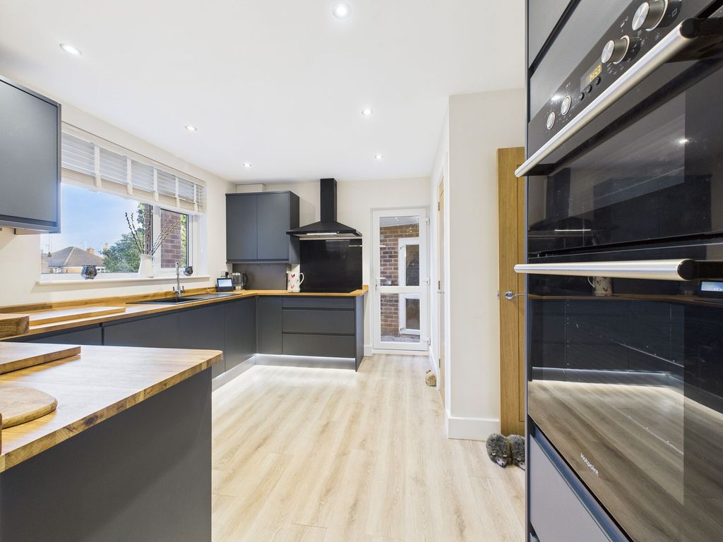 Property photo 3 of 29 Kitchen (Alternative Angle)